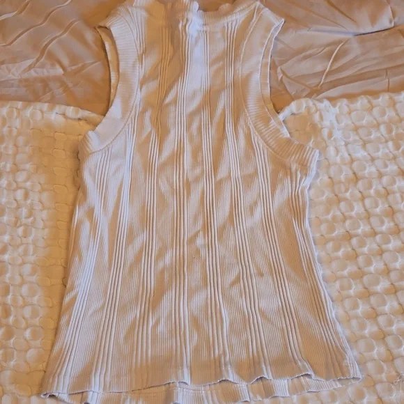 Zara Cream Ribbed Muscle Tee - Picture 3 of 3